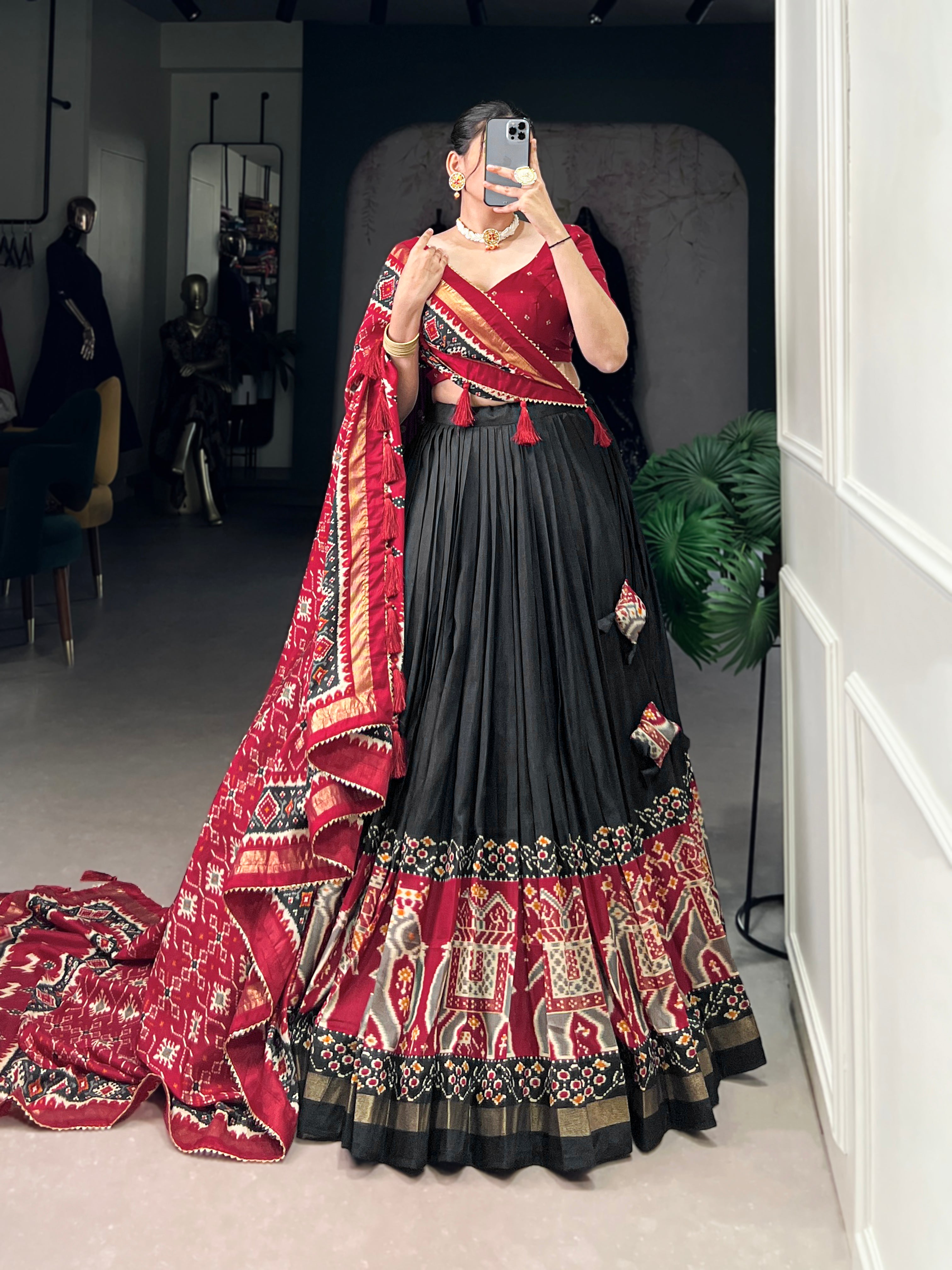 πͺ· Infuse Your Wardrobe with Southern Grace πͺ· Silk Kalamkari Print Lehenga Choli with Foil Work Border - Navratri